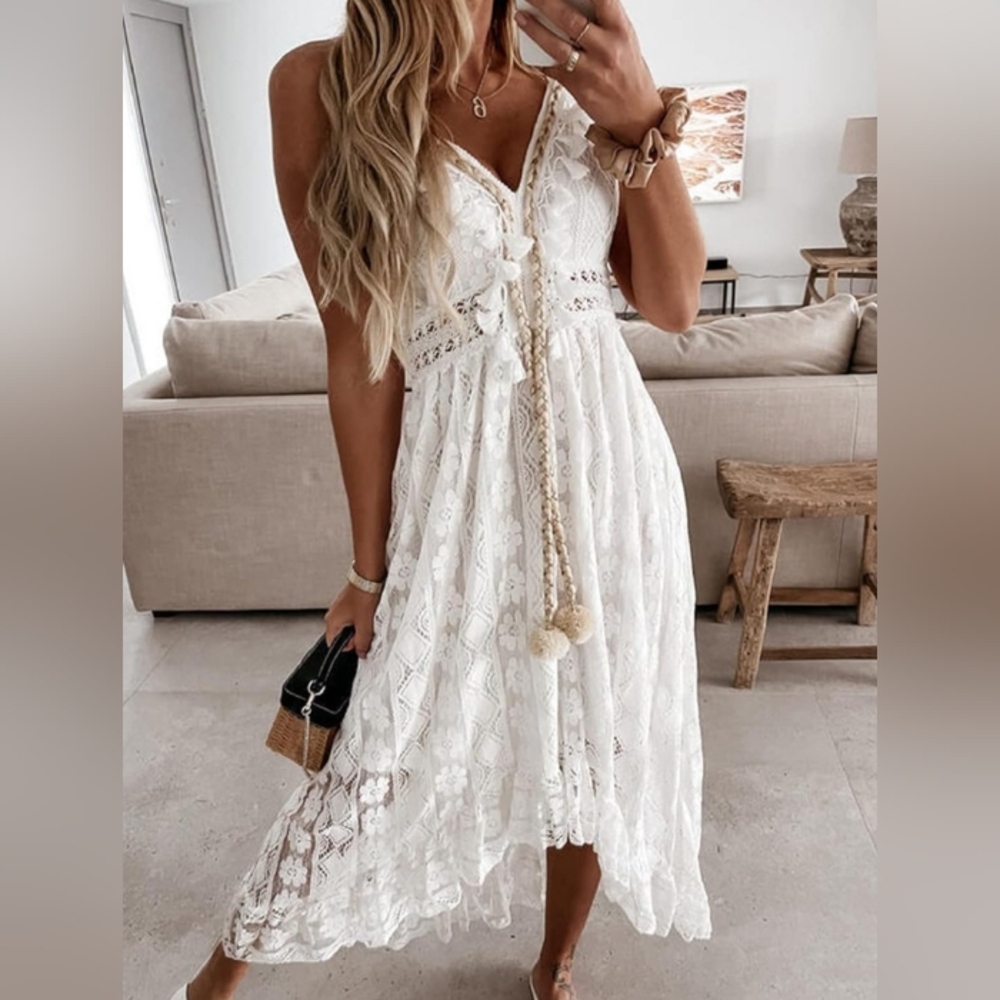Elegant White Lace Maxi Dress - Picture 5 of 6